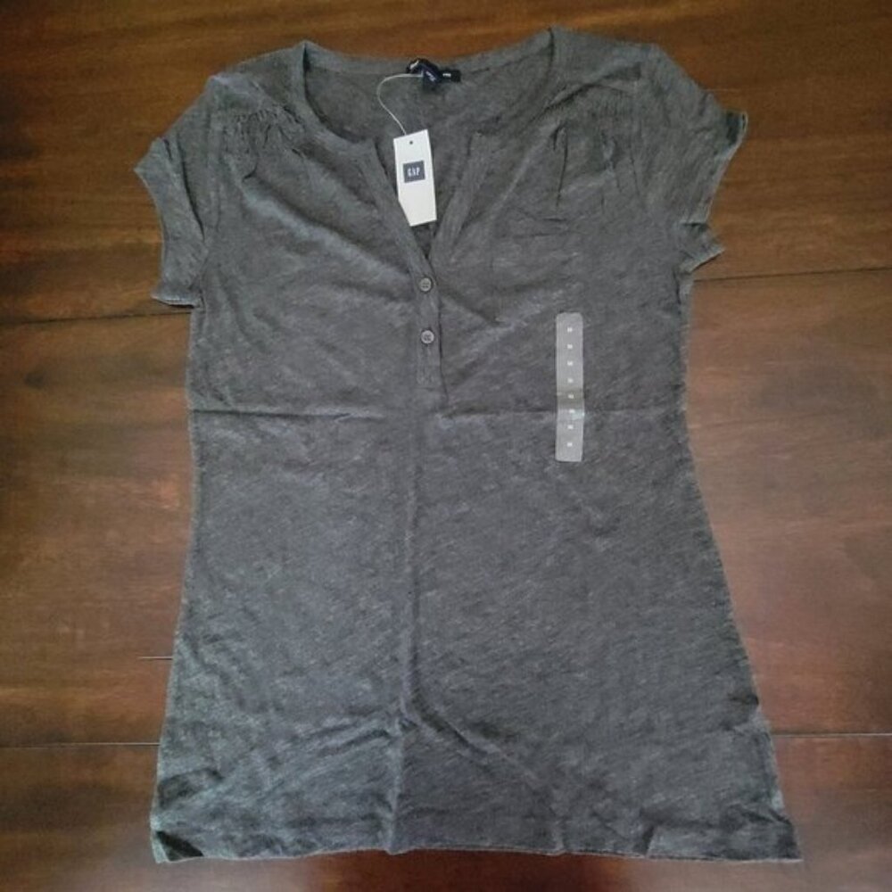 GAP Brand New Pocket Button T Shirt Gray Size XS NWT